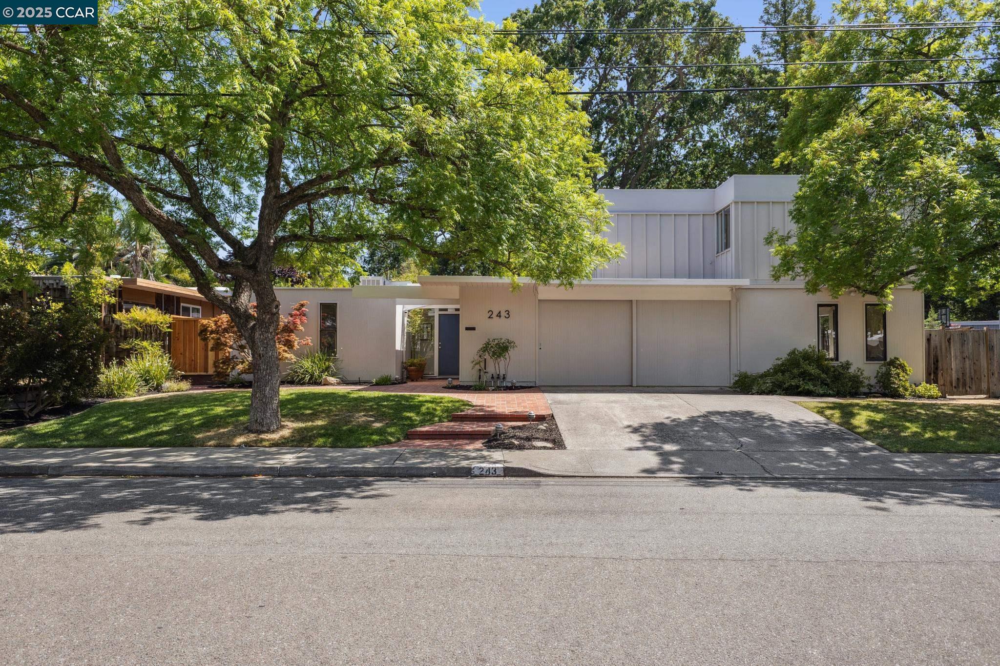 243 Santa Fe Dr