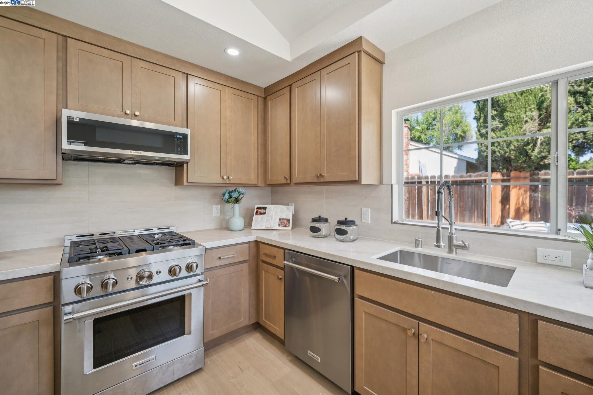 1601 Ruth Dr