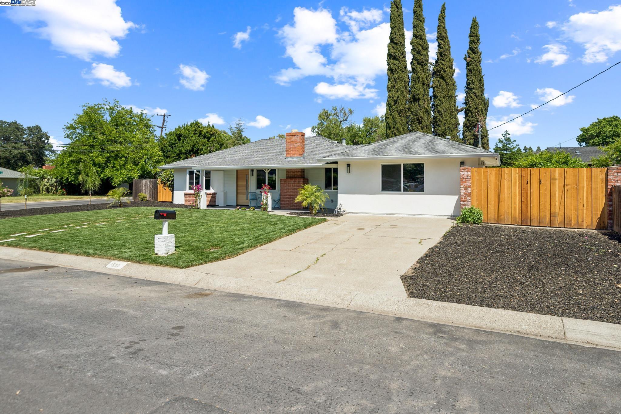 1601 Ruth Dr