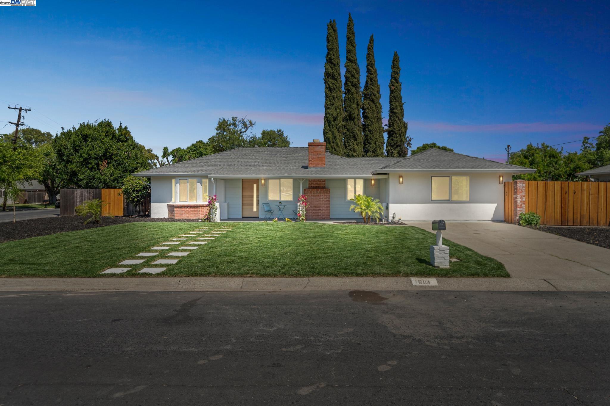 1601 Ruth Dr
