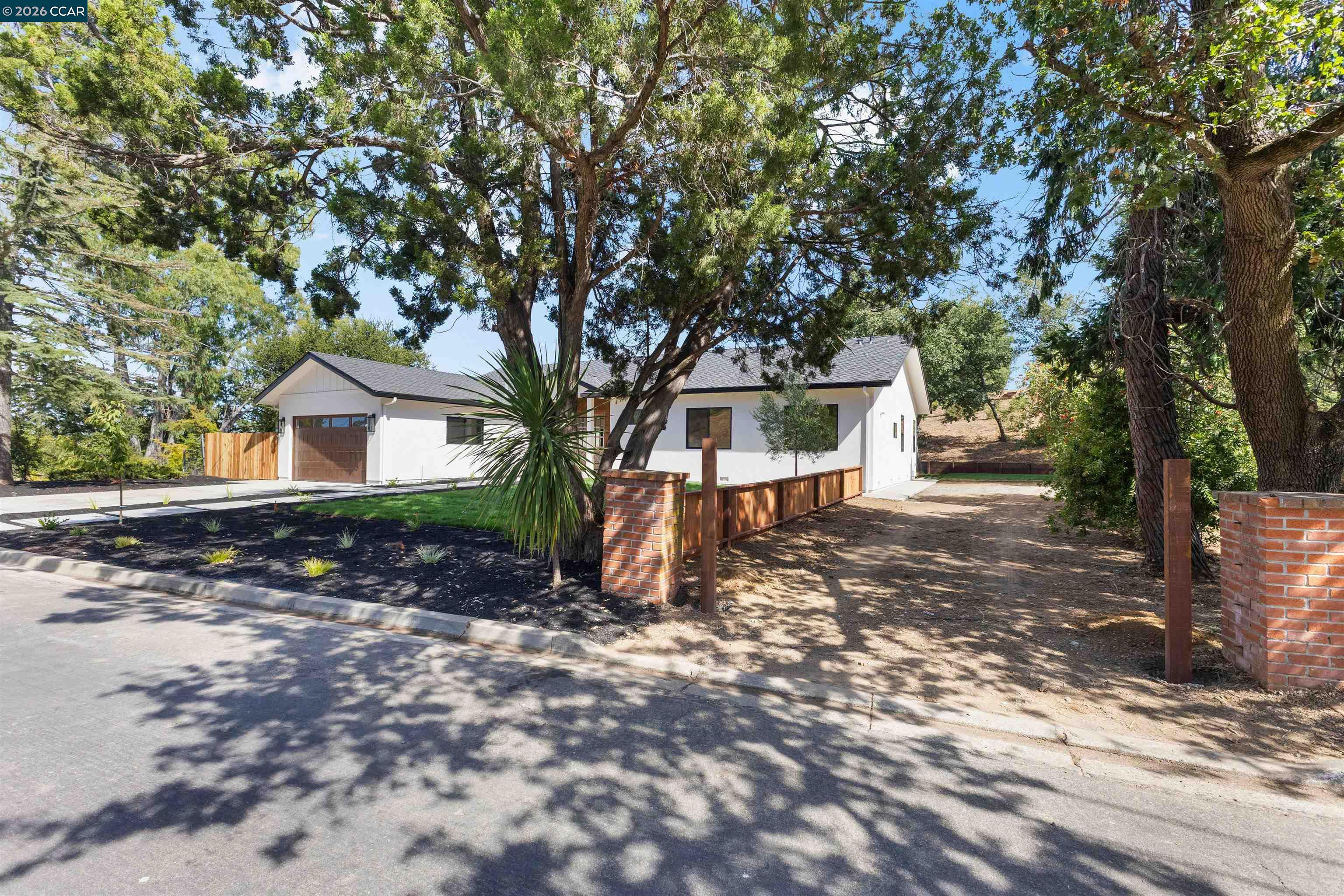 3194 Surmont Dr