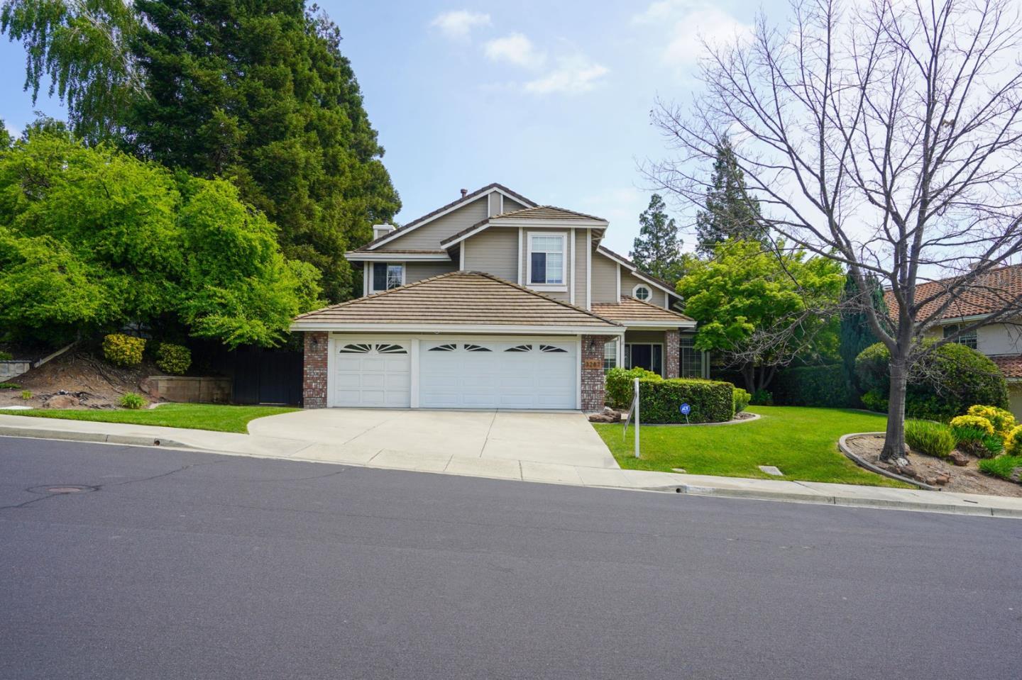 3287 Edinburgh Drive