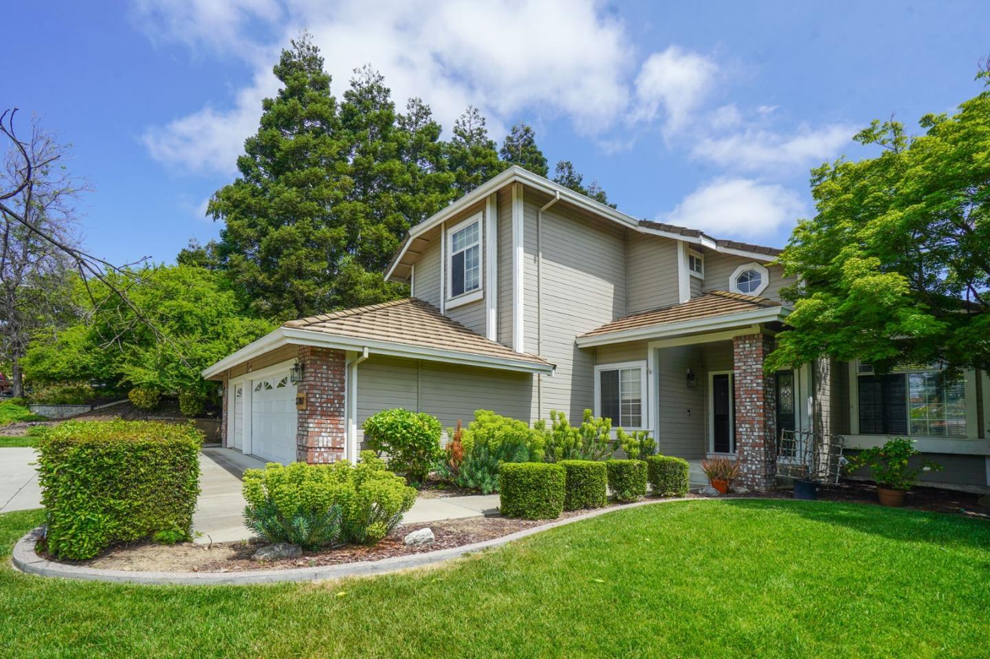 3287 Edinburgh Drive