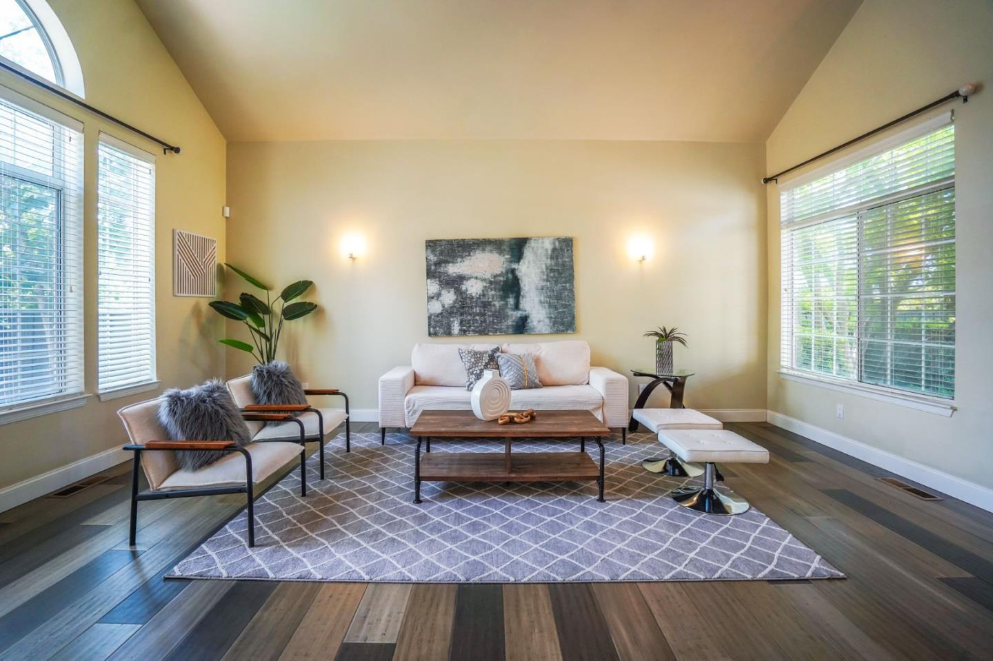 3287 Edinburgh Drive