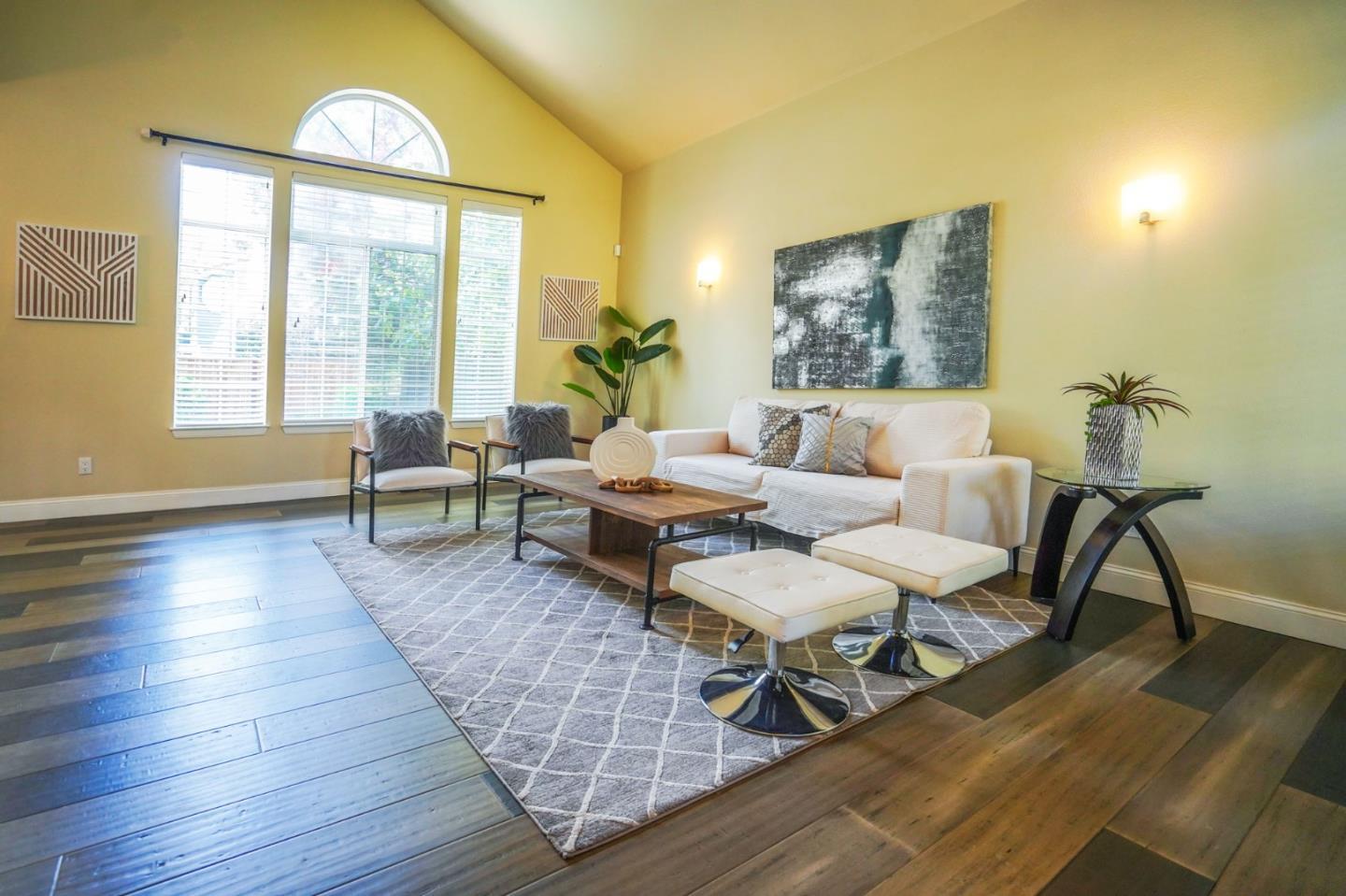 3287 Edinburgh Drive