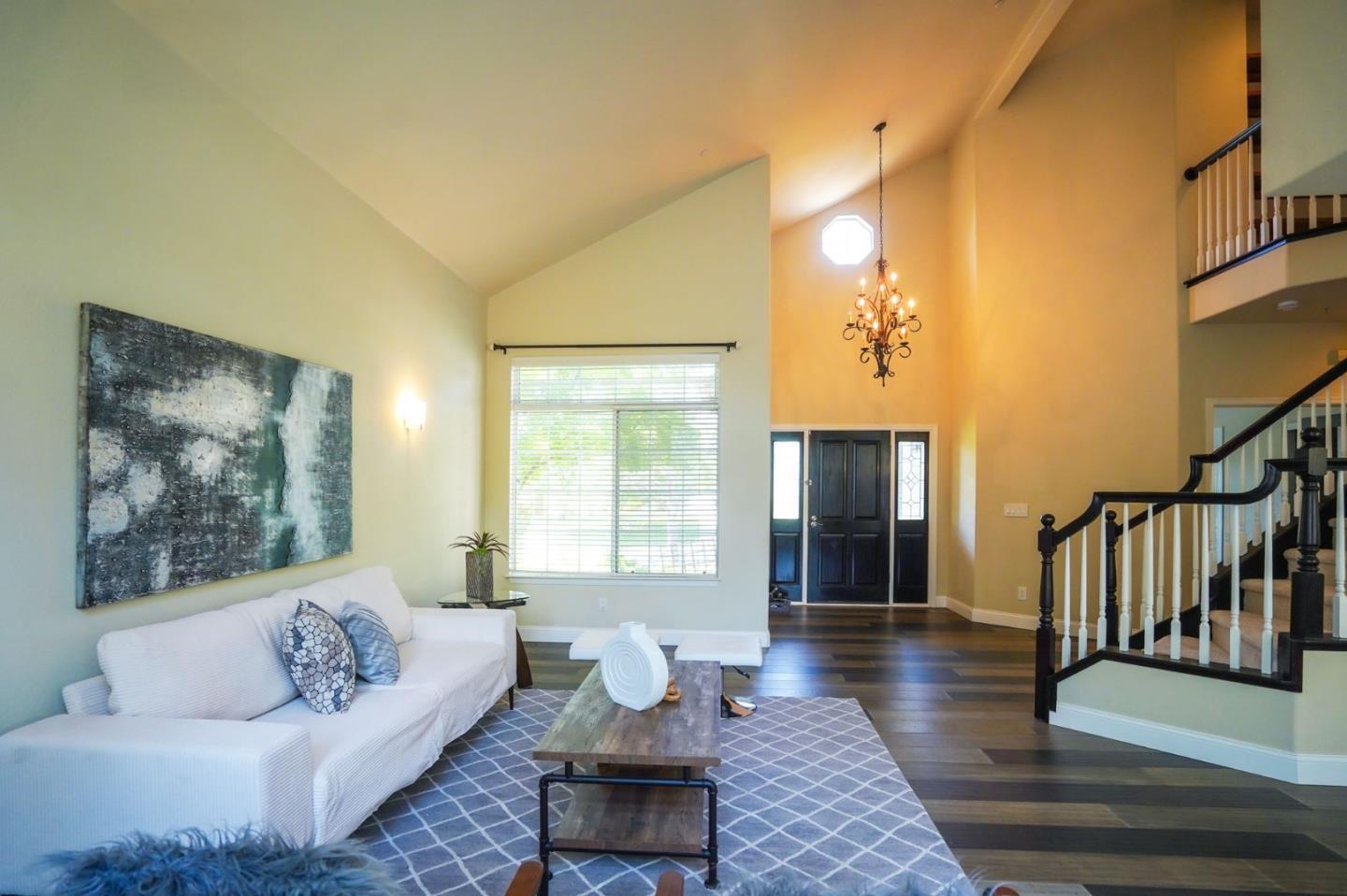 3287 Edinburgh Drive