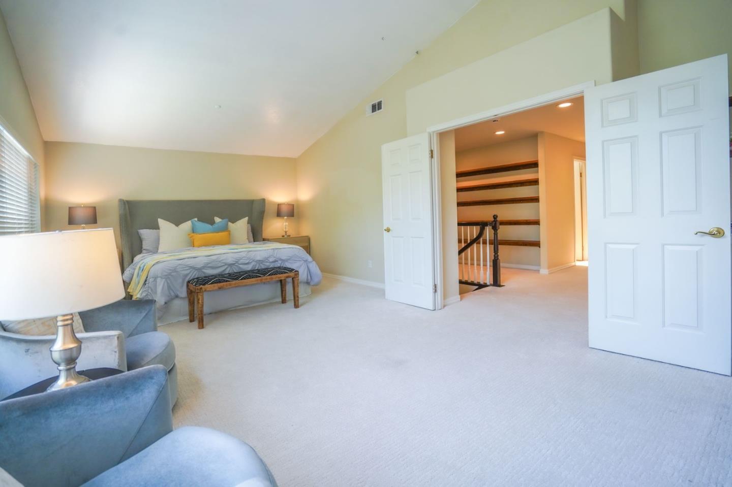 3287 Edinburgh Drive