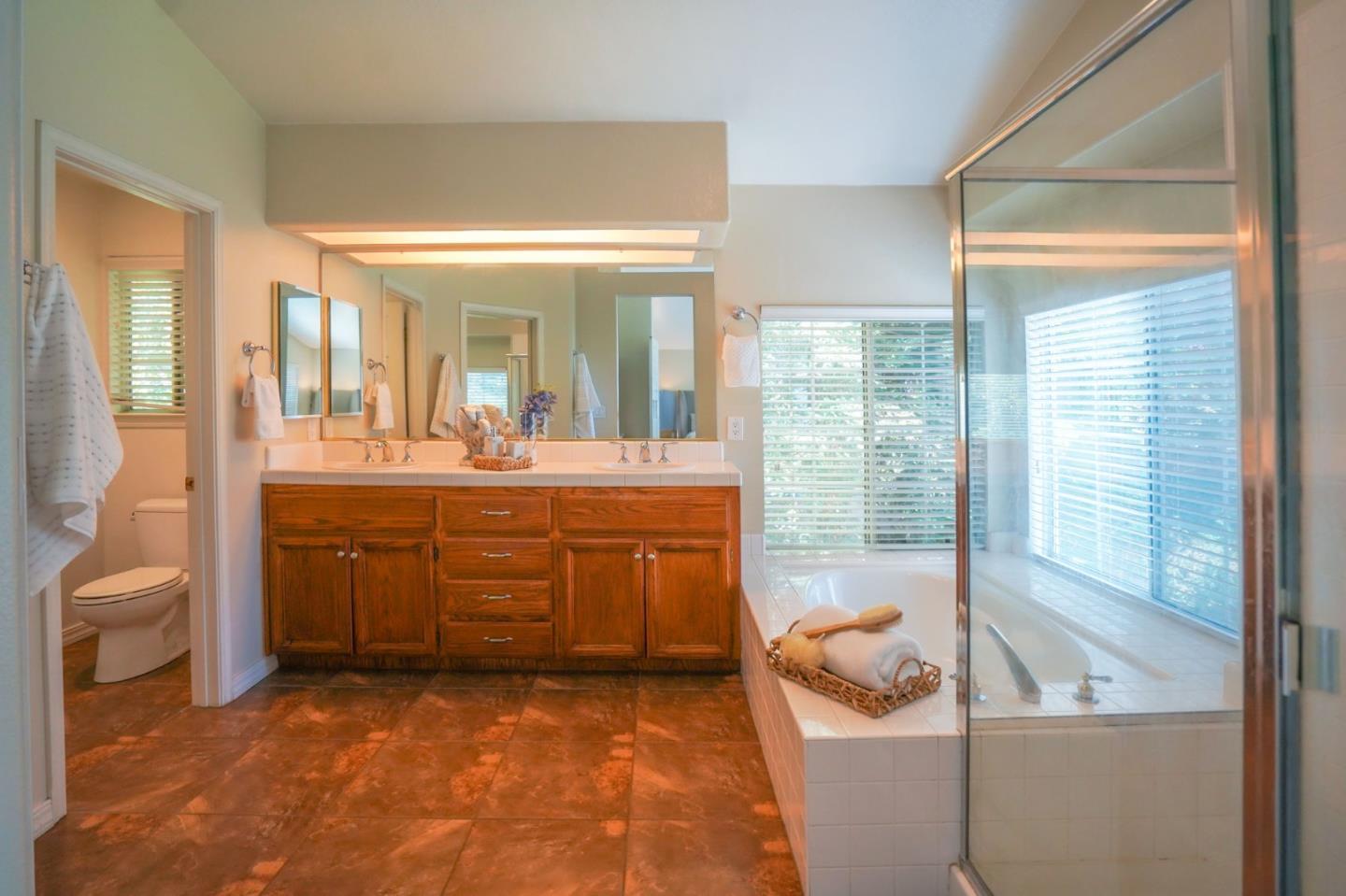 3287 Edinburgh Drive