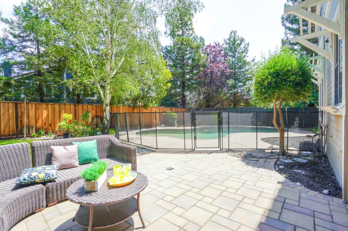 3287 Edinburgh Drive
