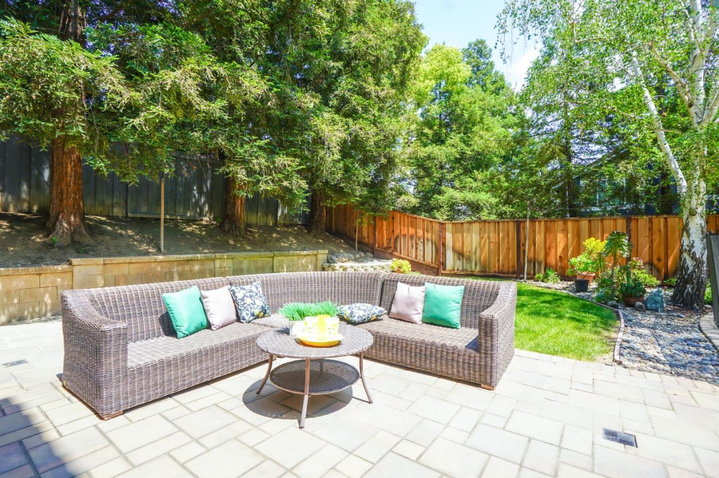 3287 Edinburgh Drive