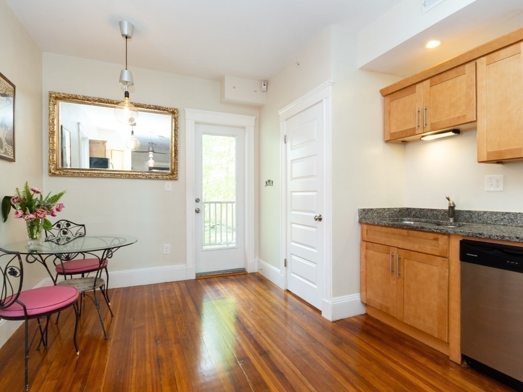 5 Bailey St # 1