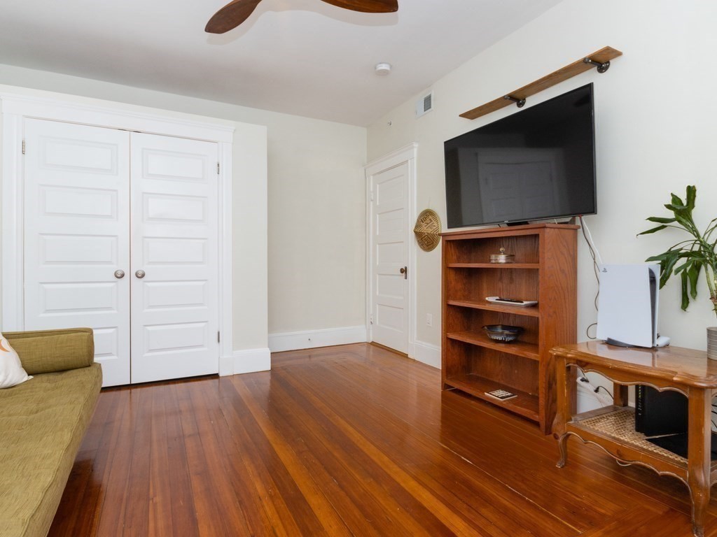 5 Bailey St # 1