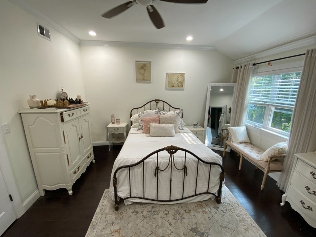 34 Drinkwater Ave # 2