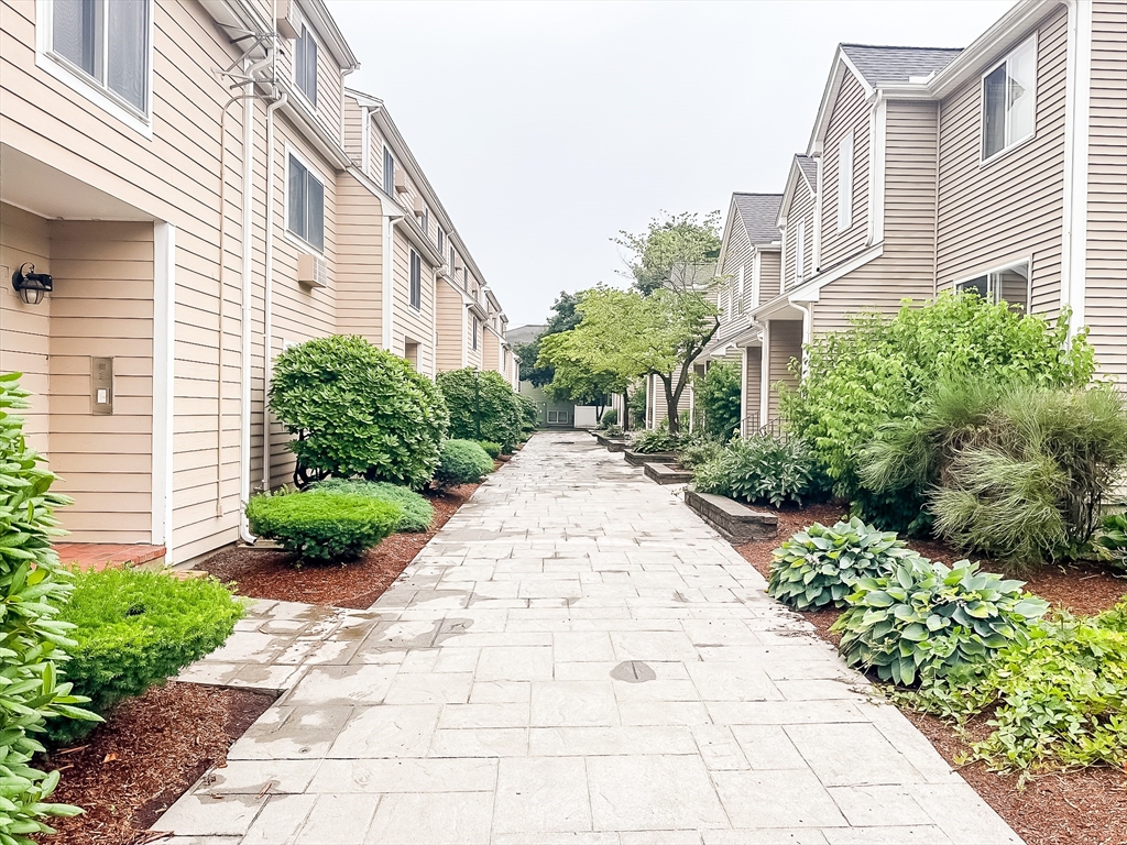 12 Fairfield Park # 12