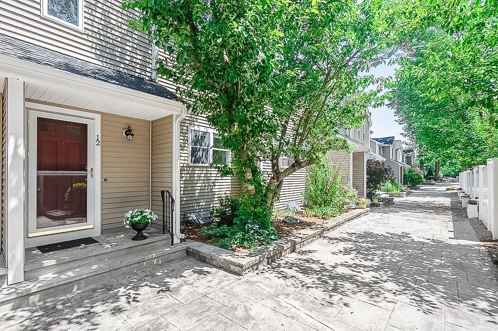 12 Fairfield Park # 12