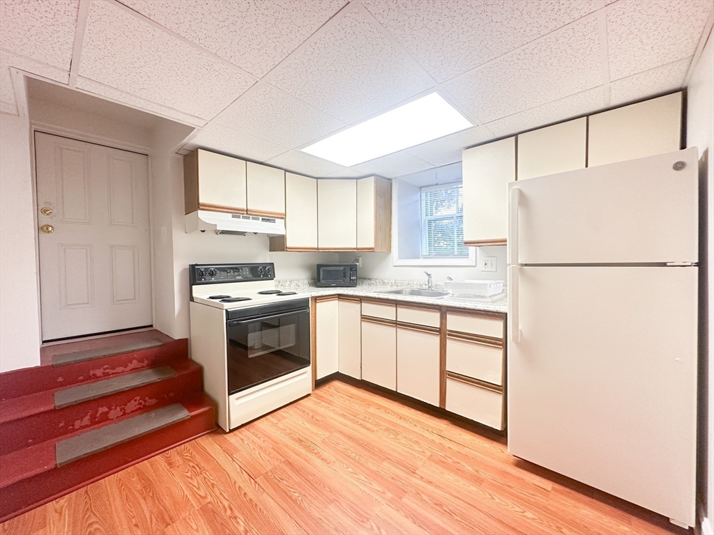 42 Wellesley Park # B