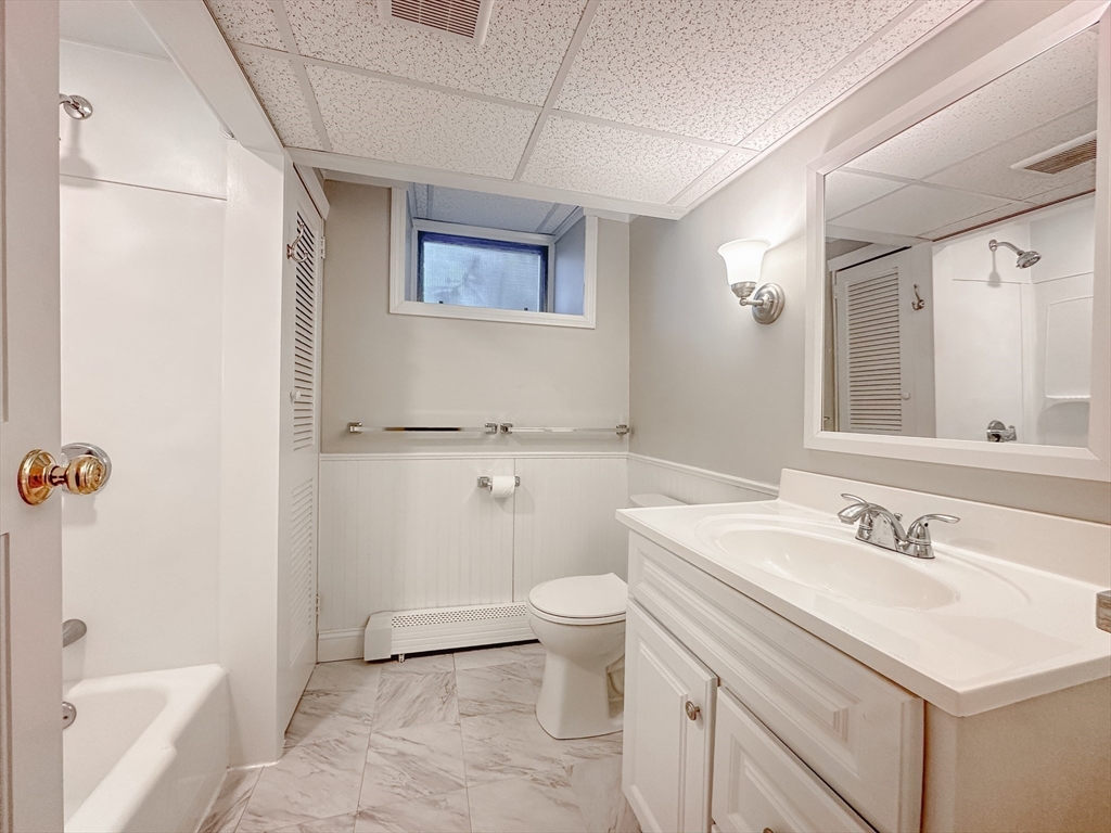42 Wellesley Park # B
