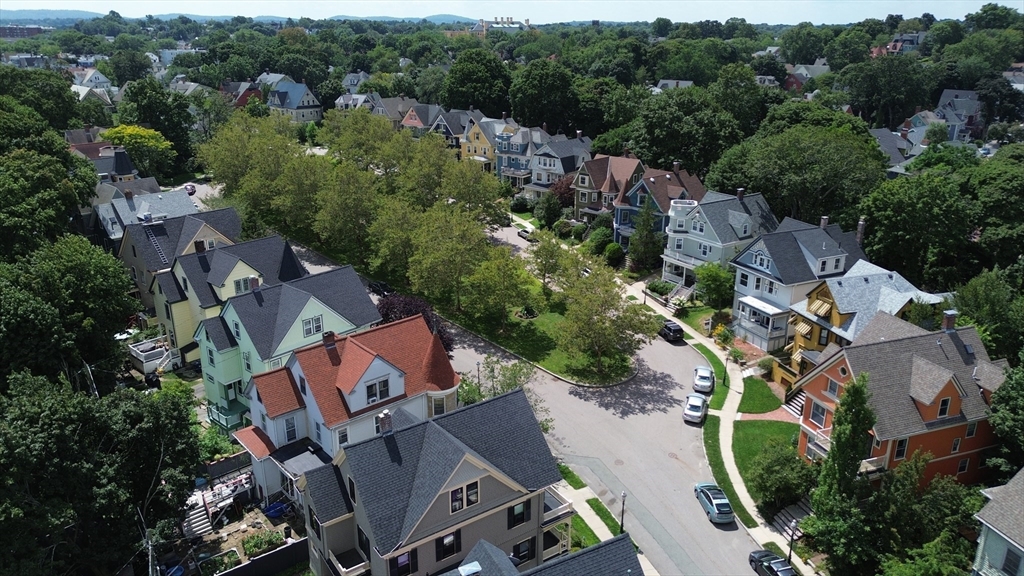 42 Wellesley Park # B