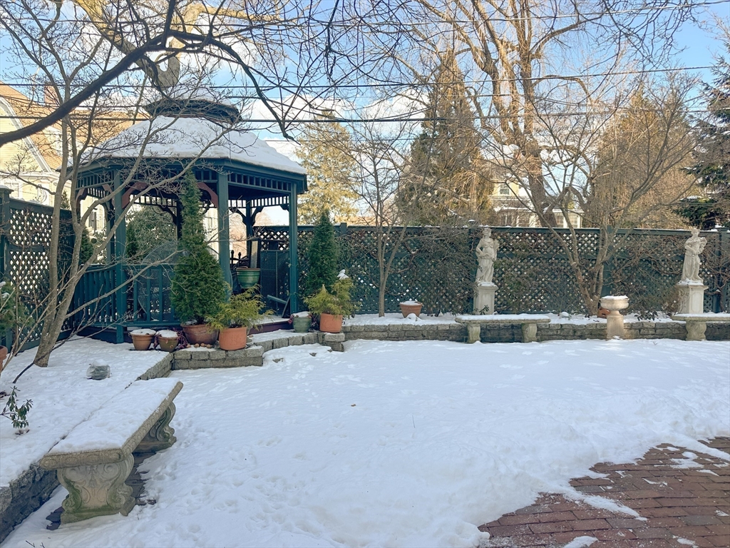 42 Wellesley Park # B