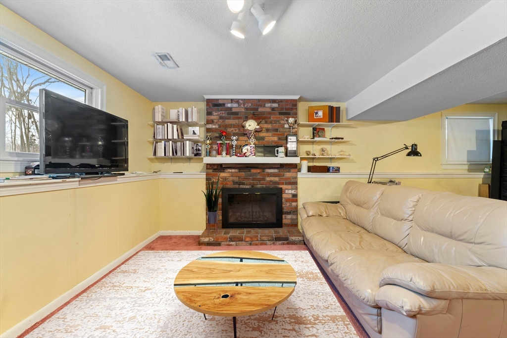 20 Wedgewood Rd