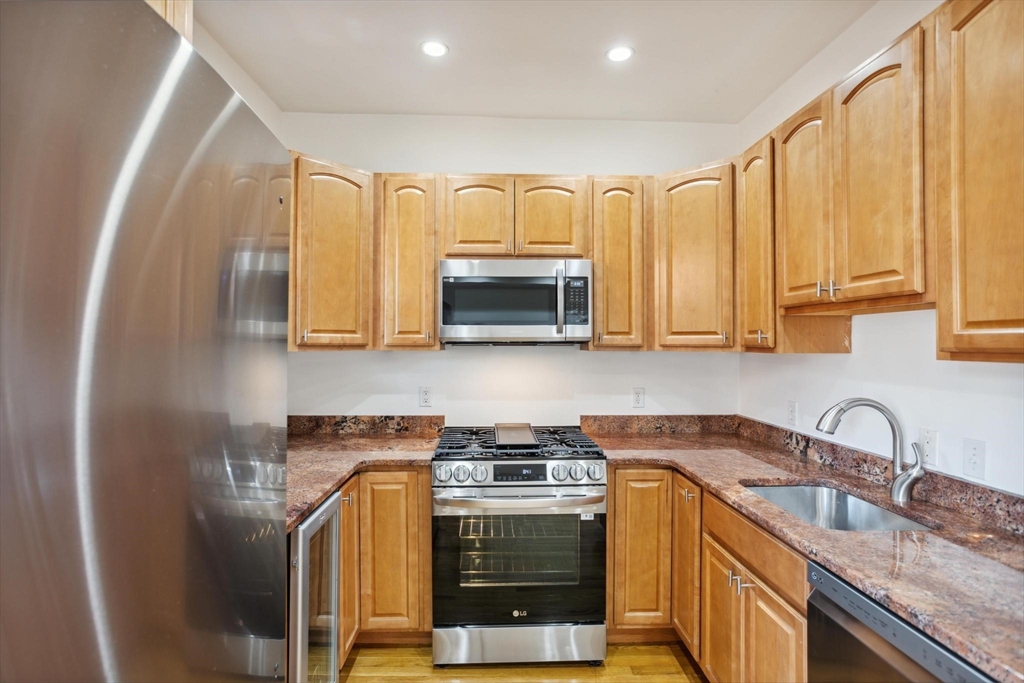 428 W 2nd # 2