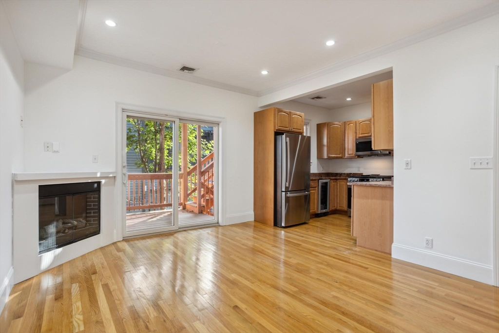 428 W 2nd # 2