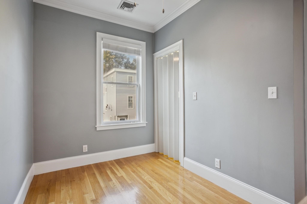 428 W 2nd # 2