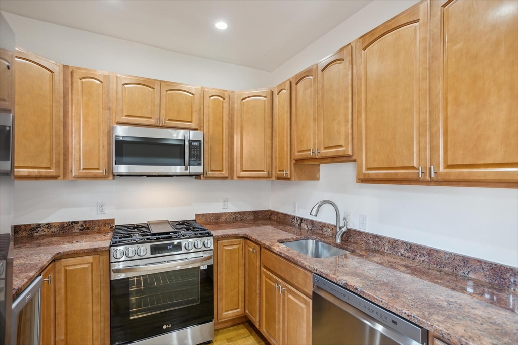 428 W 2nd # 2