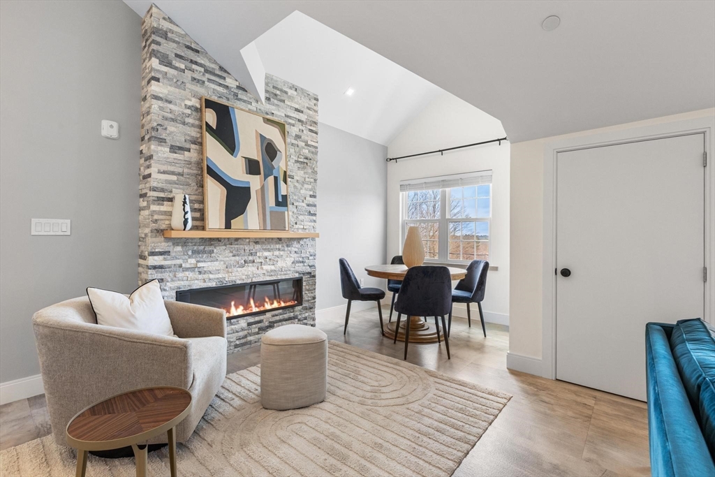 2239 Washington Street # 303