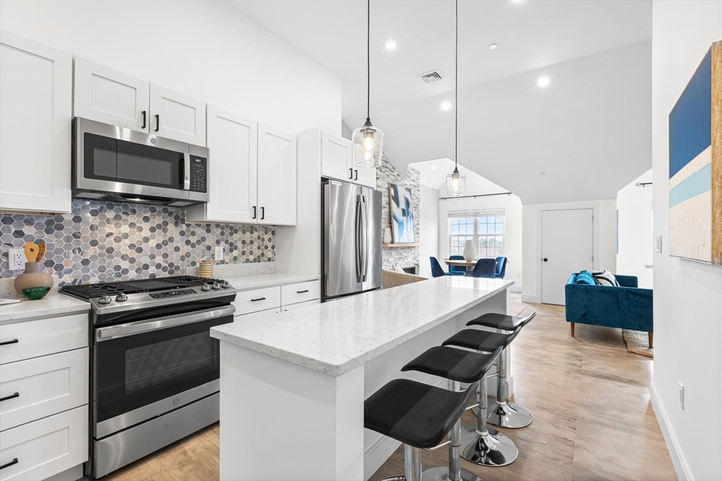 2239 Washington Street # 303