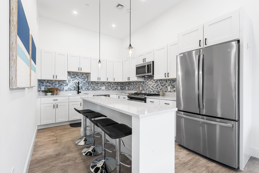 2239 Washington Street # 303