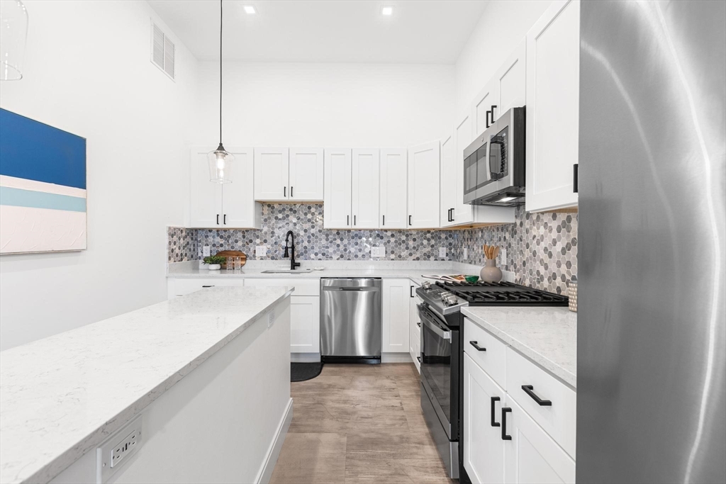 2239 Washington Street # 303