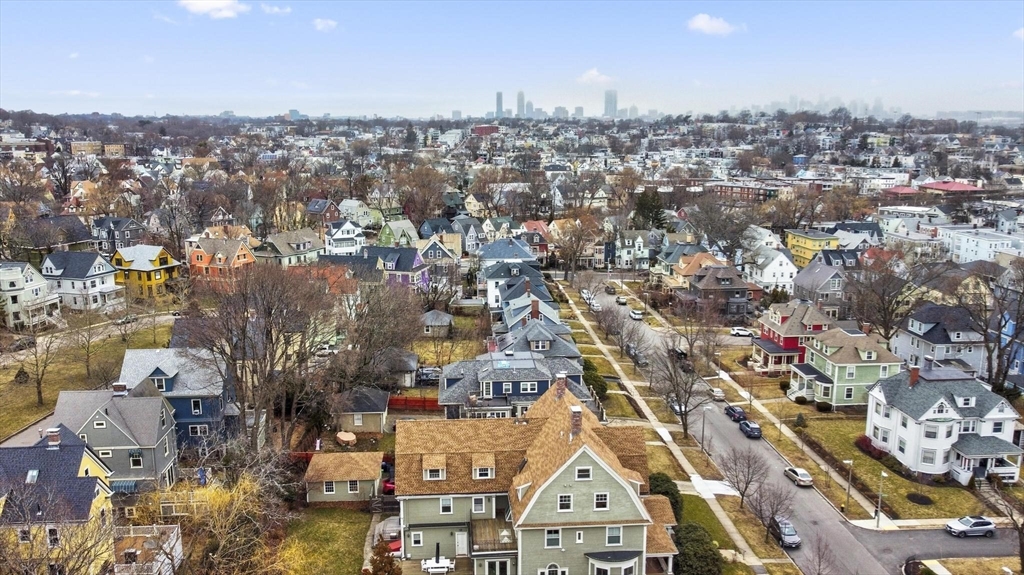 10 Upland Ave # 3