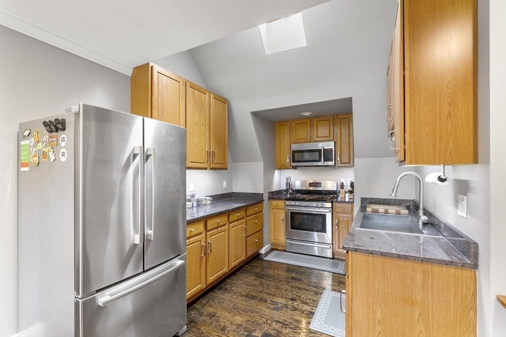 10 Upland Ave # 3