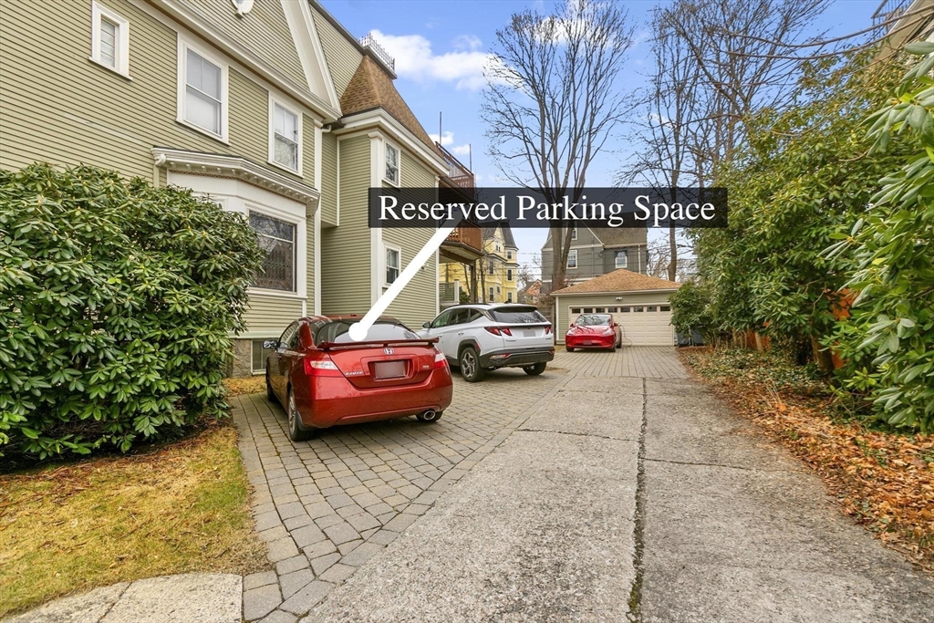 10 Upland Ave # 3