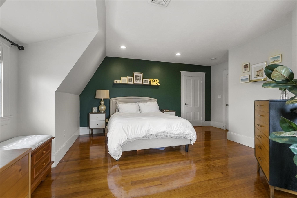10 Upland Ave # 3