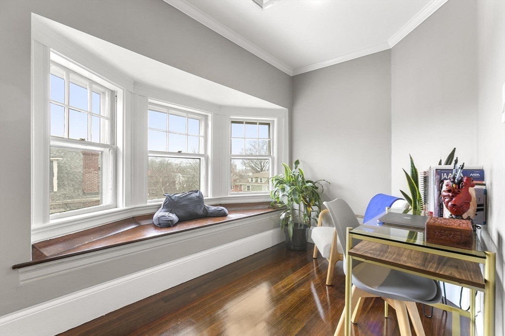 10 Upland Ave # 3