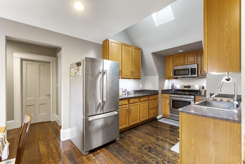 10 Upland Ave # 3