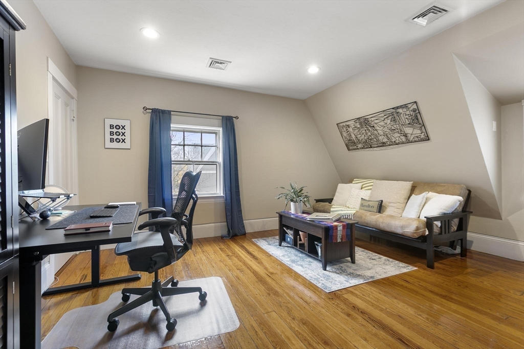 10 Upland Ave # 3