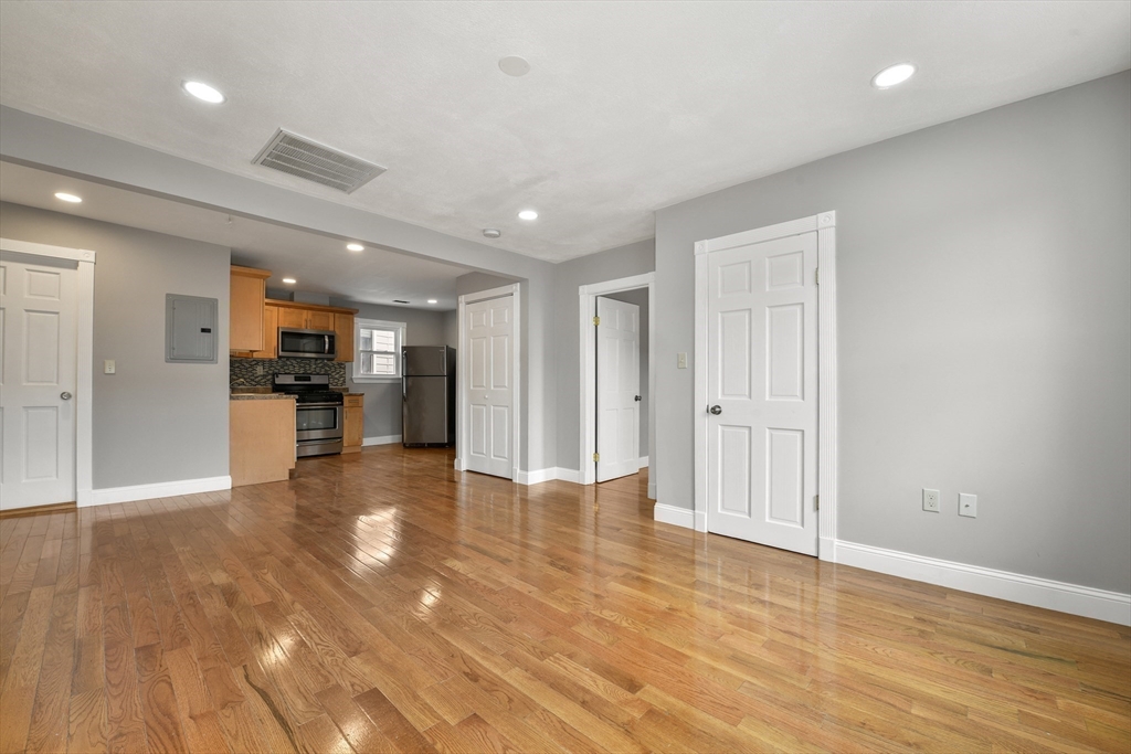 70 Topliff St # 3