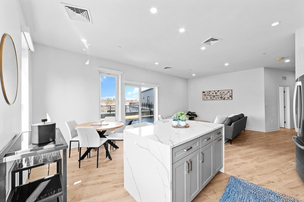 500 Talbot Ave # 404