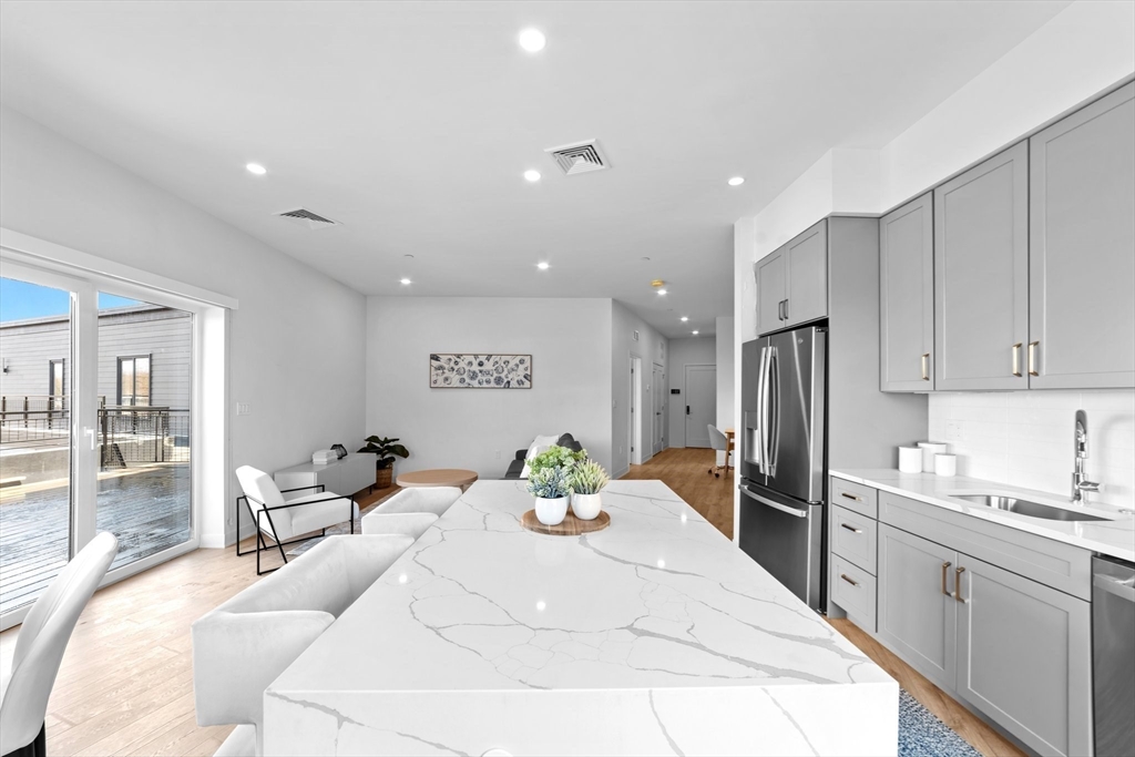 500 Talbot Ave # 404