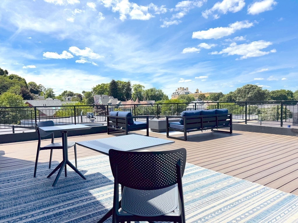 500 Talbot Ave # 402