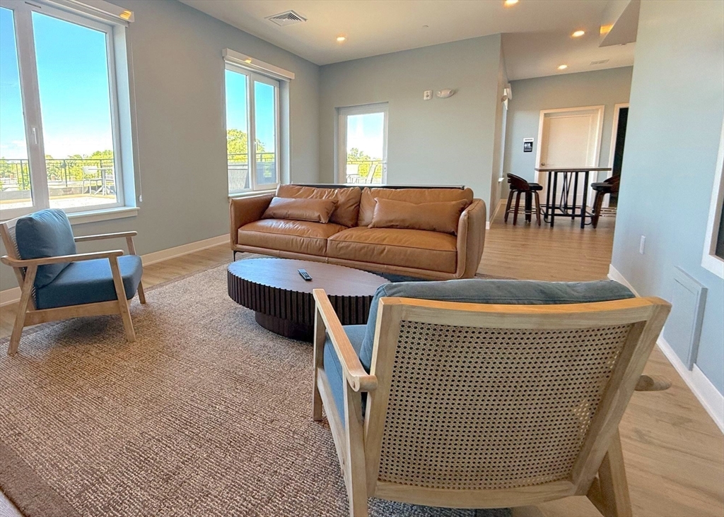 500 Talbot Ave # 402