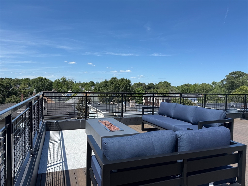 500 Talbot Ave # 402