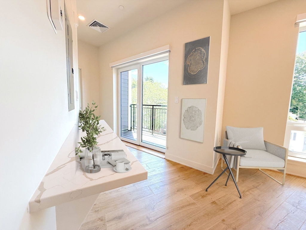 500 Talbot Ave # 402