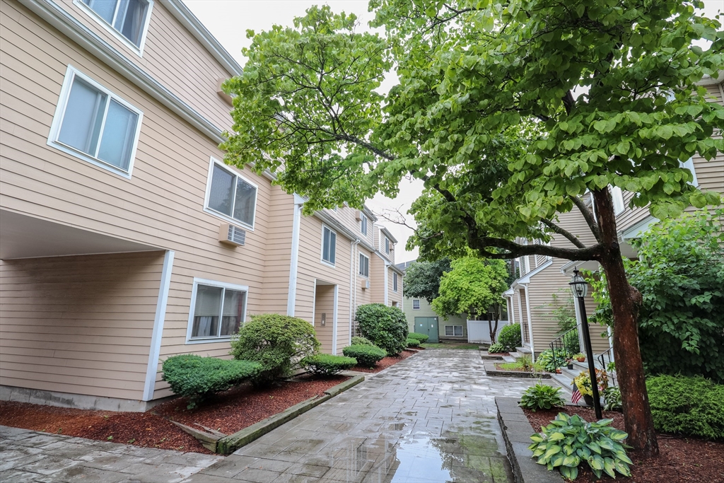 54 Fairfield Pk # 54