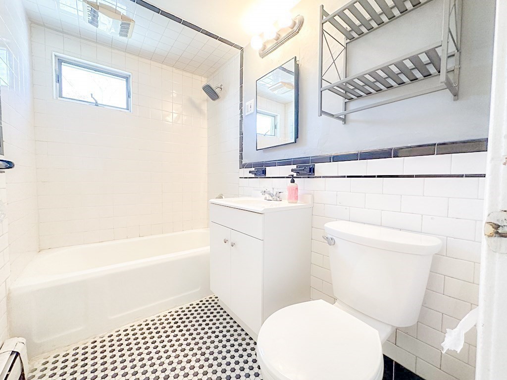 75 Dorchester St # 1L