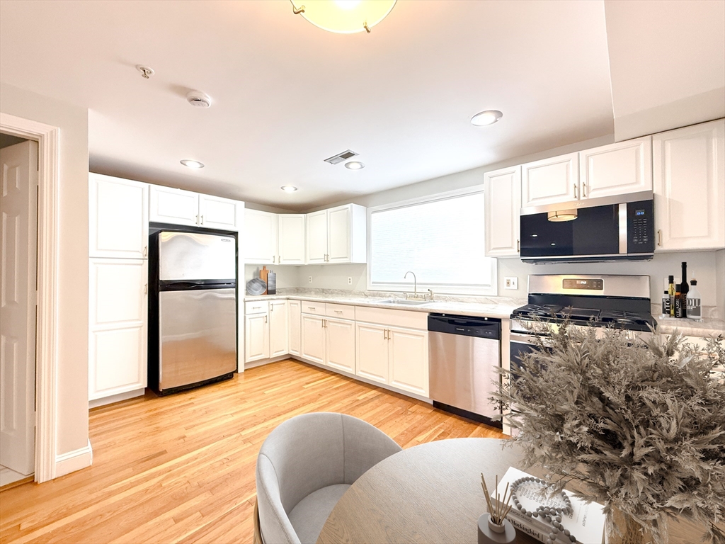 40-48 Vaughan Ave # 3