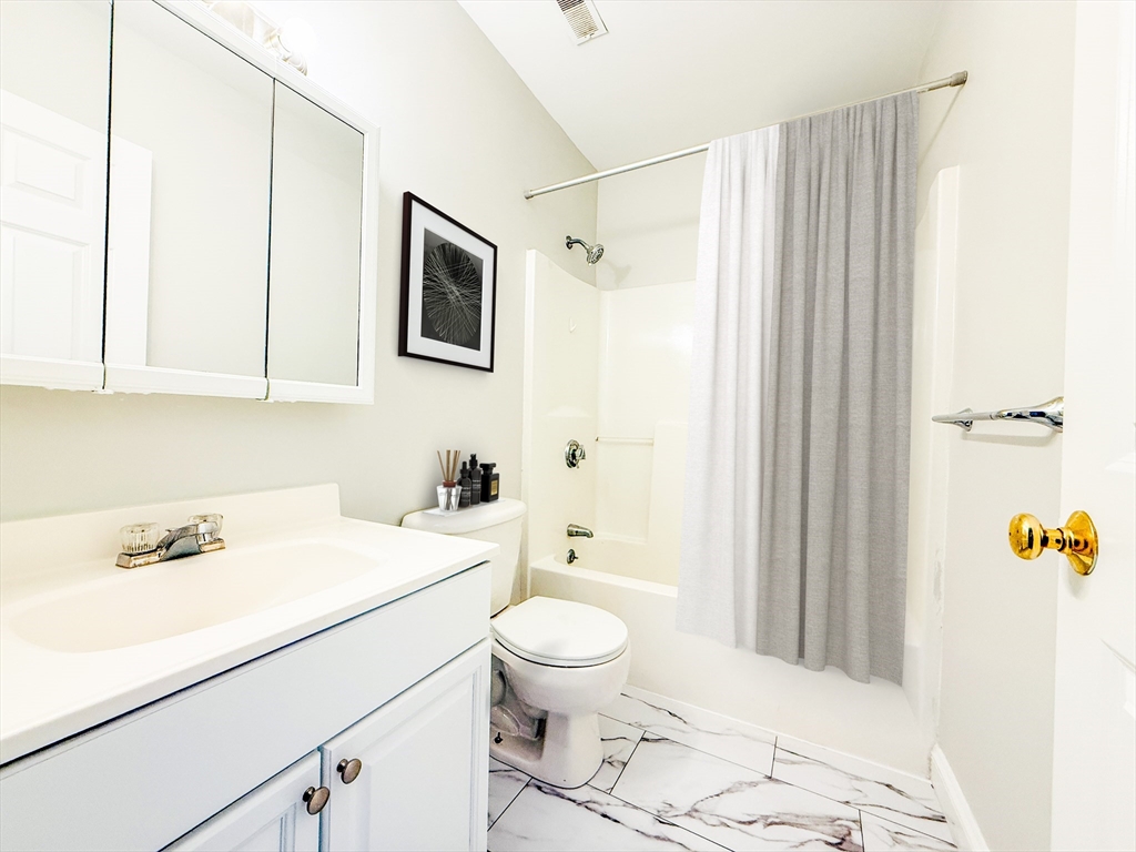40-48 Vaughan Ave # 3
